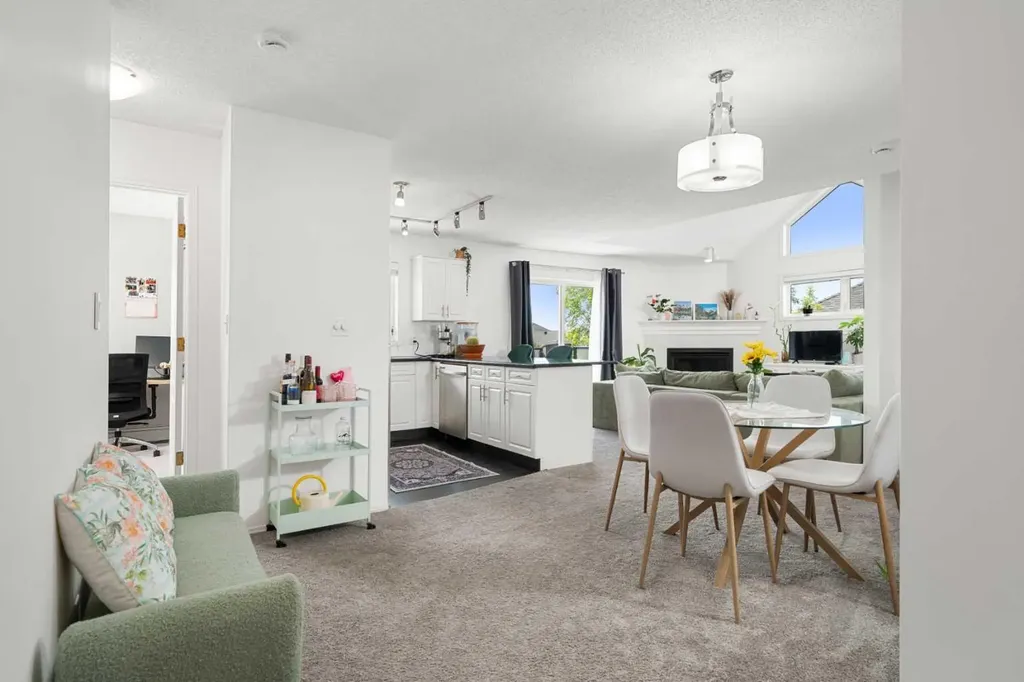 20 Sierra Morena Mews SW Calgary AB T3H 3K6