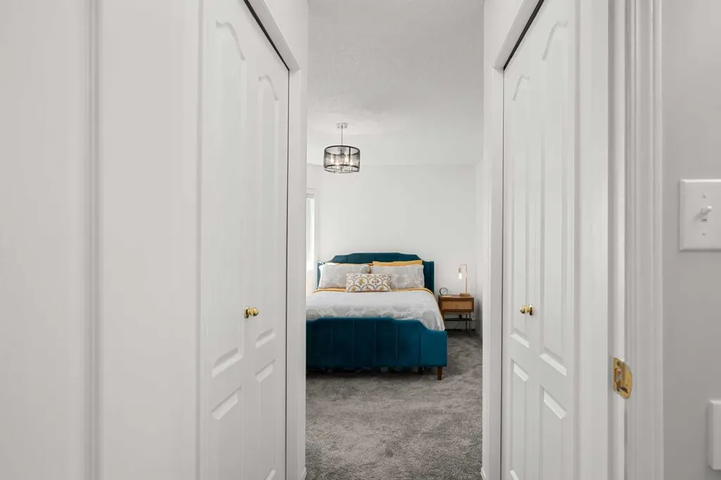 20 Sierra Morena Mews SW Calgary AB T3H 3K6