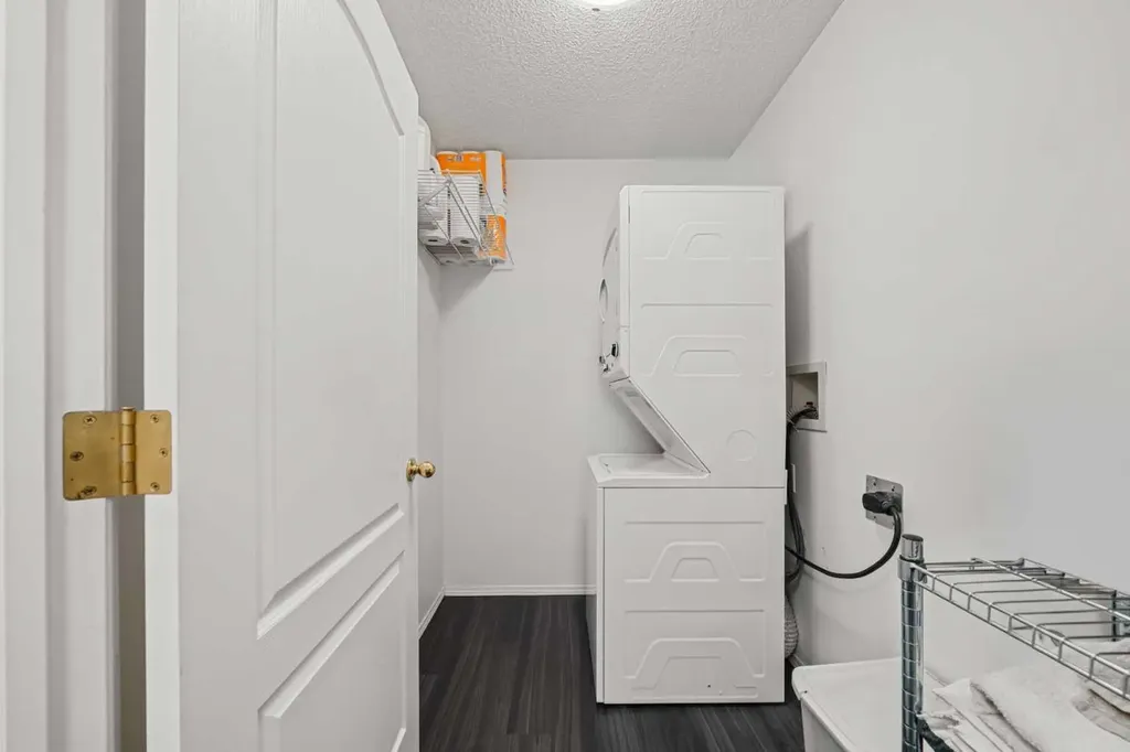 20 Sierra Morena Mews SW Calgary AB T3H 3K6