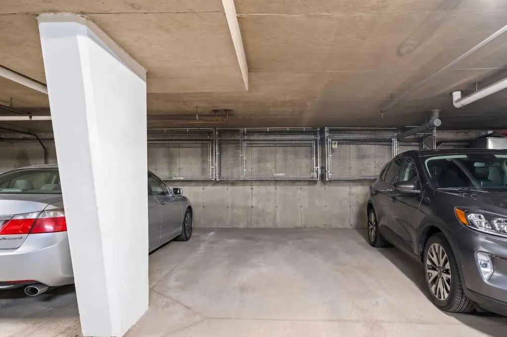 20 Sierra Morena Mews SW Calgary AB T3H 3K6