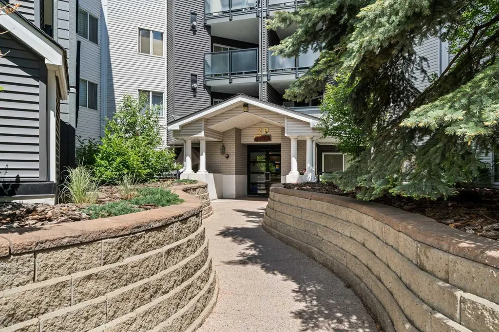20 Sierra Morena Mews SW Calgary AB T3H 3K6