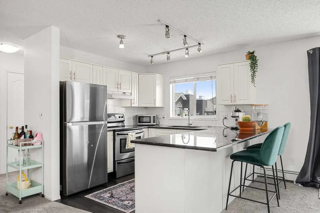 20 Sierra Morena Mews SW Calgary AB T3H 3K6