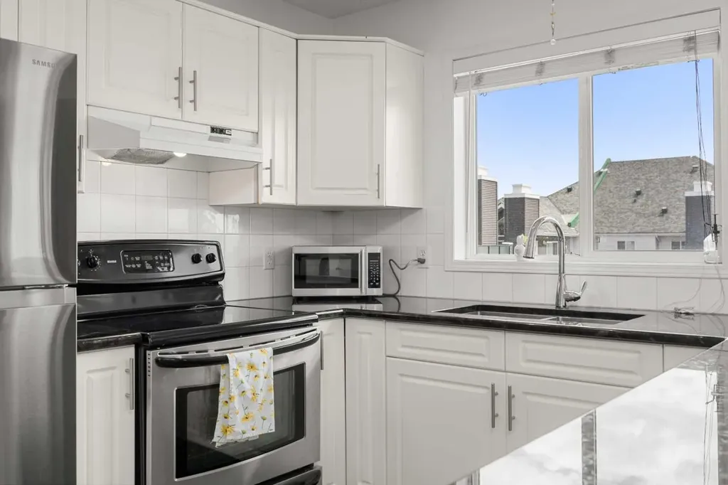20 Sierra Morena Mews SW Calgary AB T3H 3K6