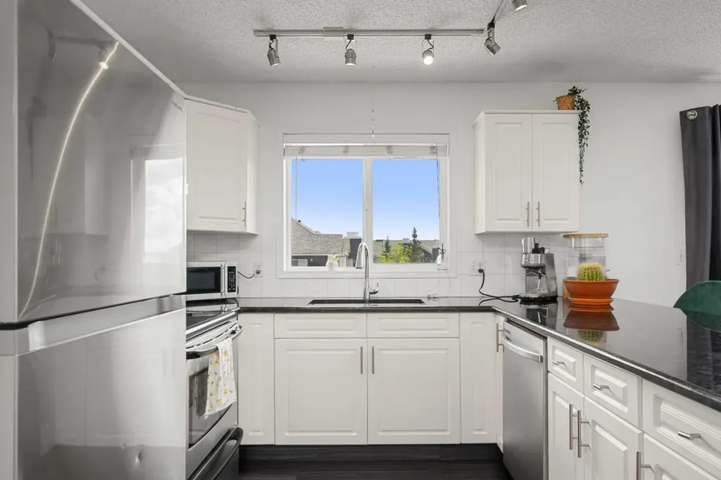 20 Sierra Morena Mews SW Calgary AB T3H 3K6