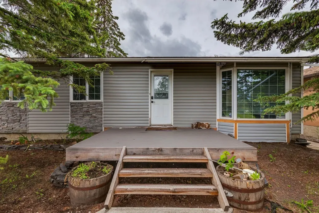 1288 Lake Sylvan Drive SE Calgary AB T2J 3C8