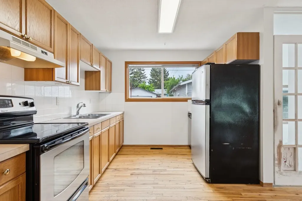 1288 Lake Sylvan Drive SE Calgary AB T2J 3C8