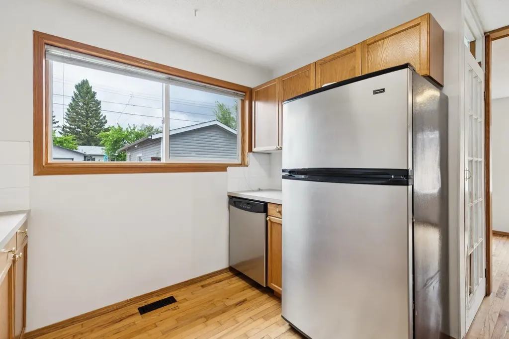 1288 Lake Sylvan Drive SE Calgary AB T2J 3C8