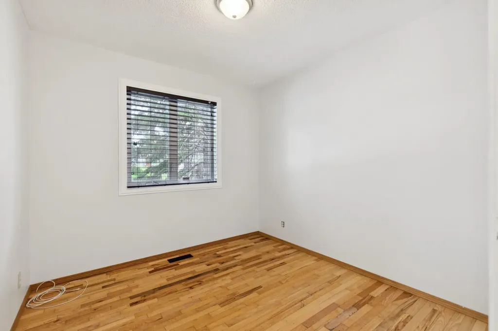 1288 Lake Sylvan Drive SE Calgary AB T2J 3C8