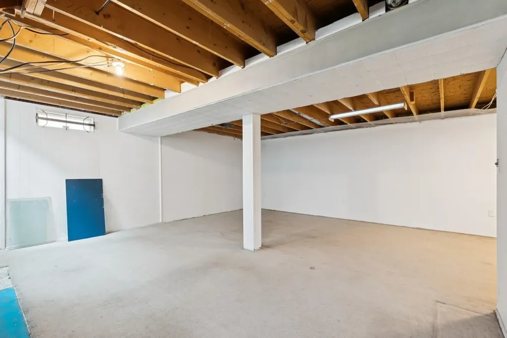 1288 Lake Sylvan Drive SE Calgary AB T2J 3C8