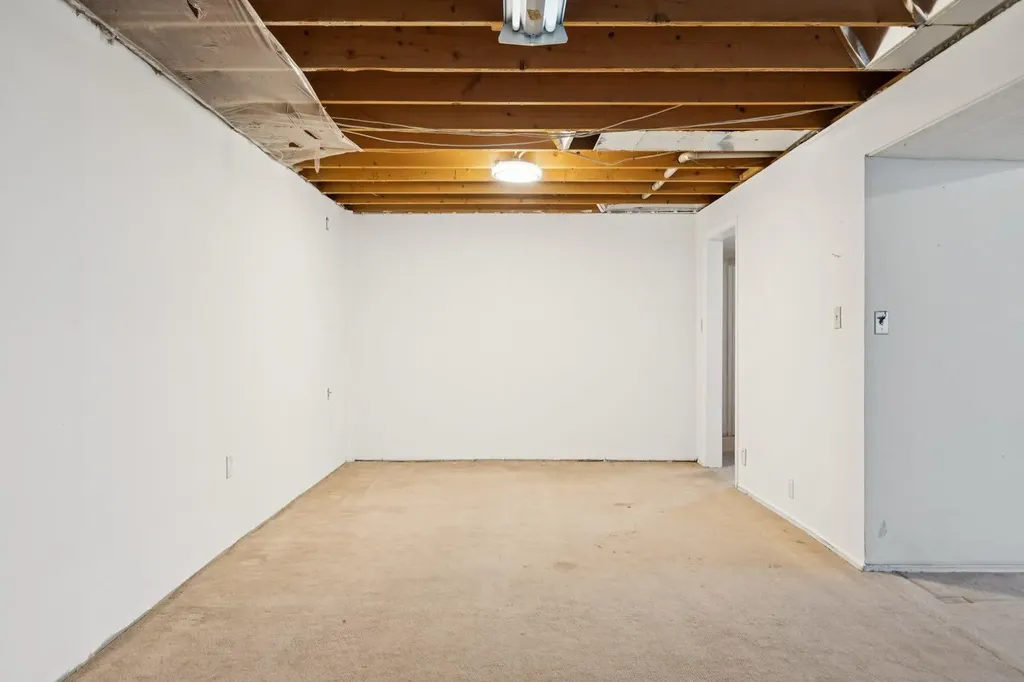 1288 Lake Sylvan Drive SE Calgary AB T2J 3C8