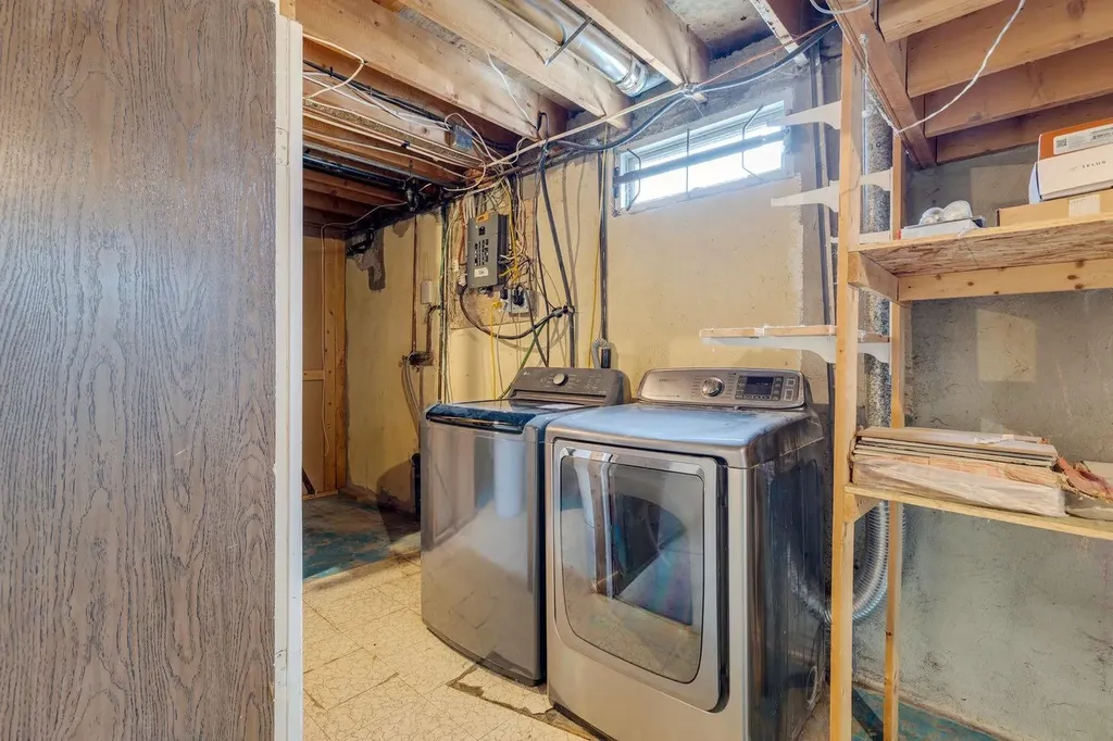 1288 Lake Sylvan Drive SE Calgary AB T2J 3C8