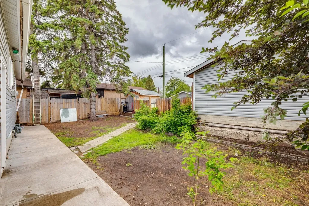 1288 Lake Sylvan Drive SE Calgary AB T2J 3C8
