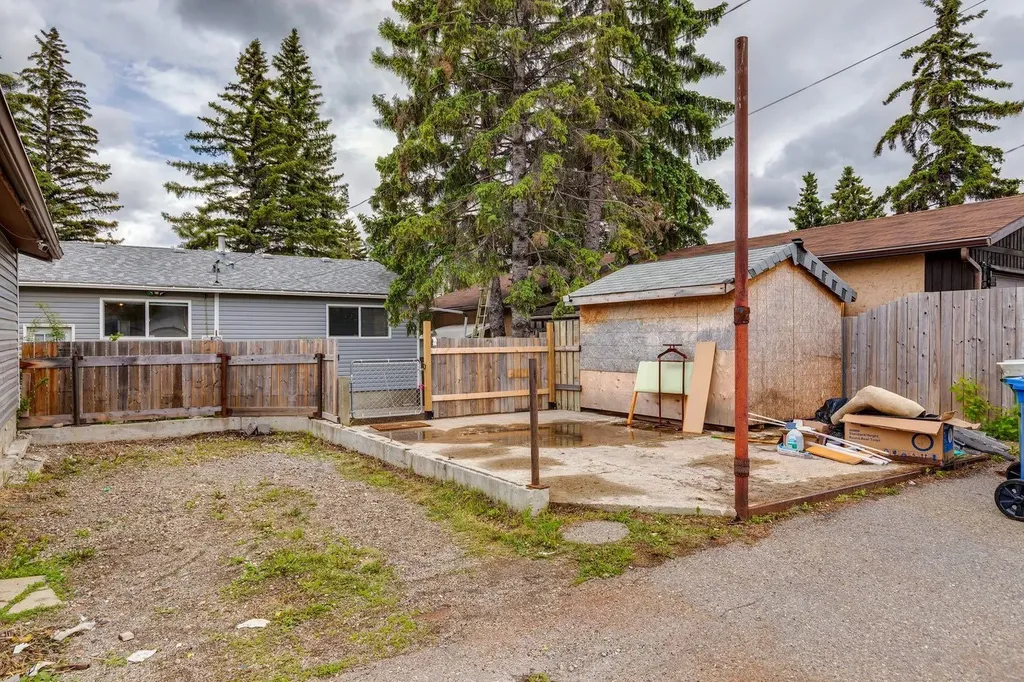 1288 Lake Sylvan Drive SE Calgary AB T2J 3C8