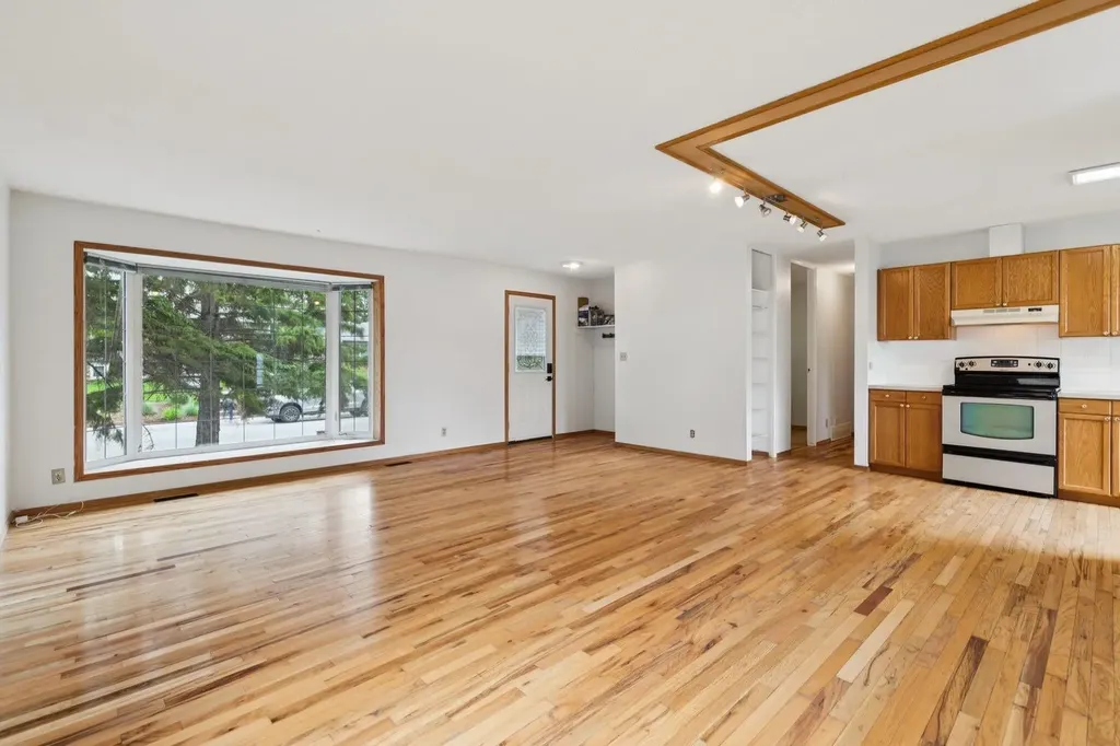 1288 Lake Sylvan Drive SE Calgary AB T2J 3C8
