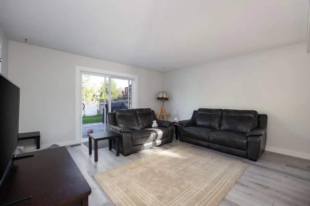 1041 Timberline Drive Fort Mcmurray AB T9K 1A8