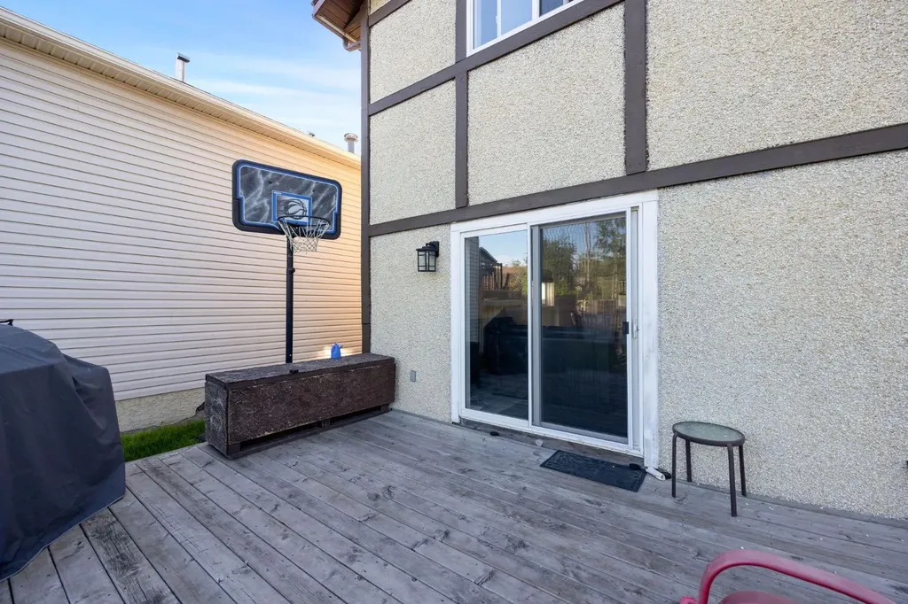 1041 Timberline Drive Fort Mcmurray AB T9K 1A8