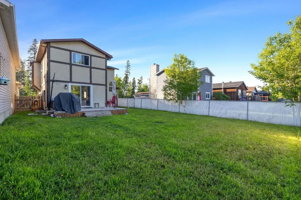 1041 Timberline Drive Fort Mcmurray AB T9K 1A8