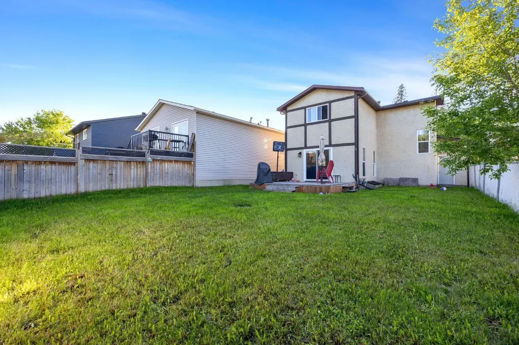1041 Timberline Drive Fort Mcmurray AB T9K 1A8