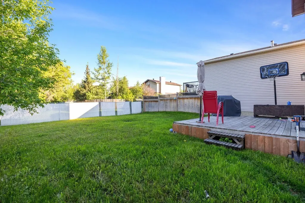 1041 Timberline Drive Fort Mcmurray AB T9K 1A8