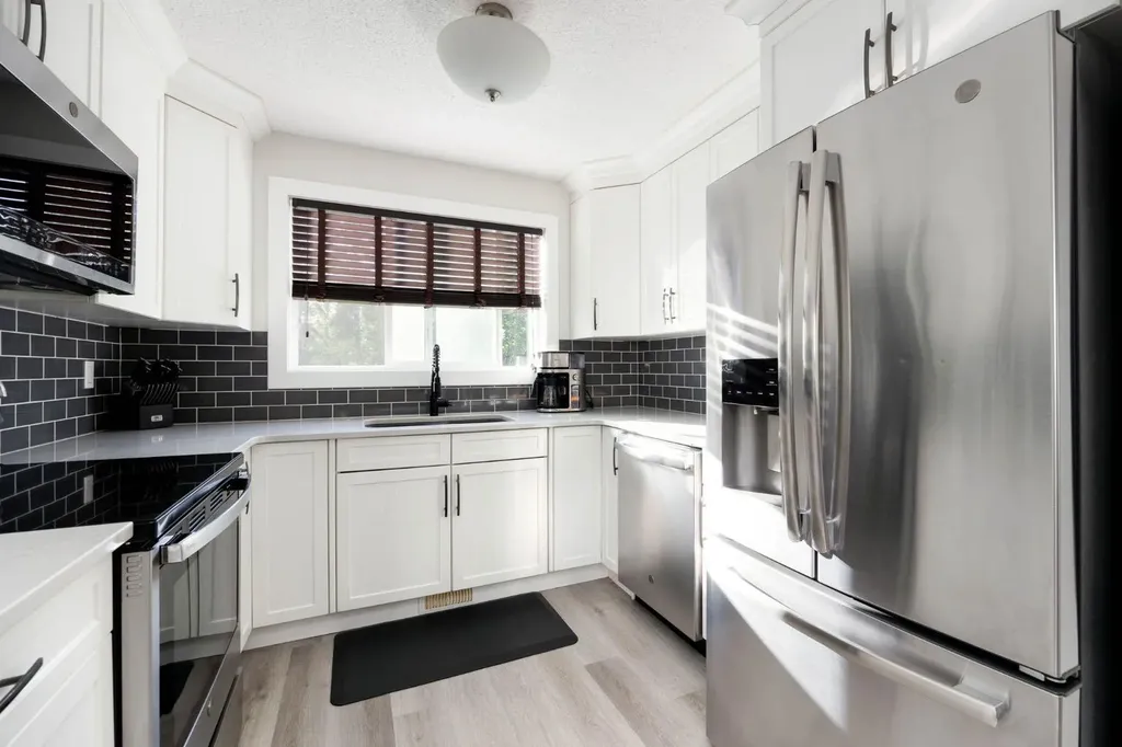1041 Timberline Drive Fort Mcmurray AB T9K 1A8
