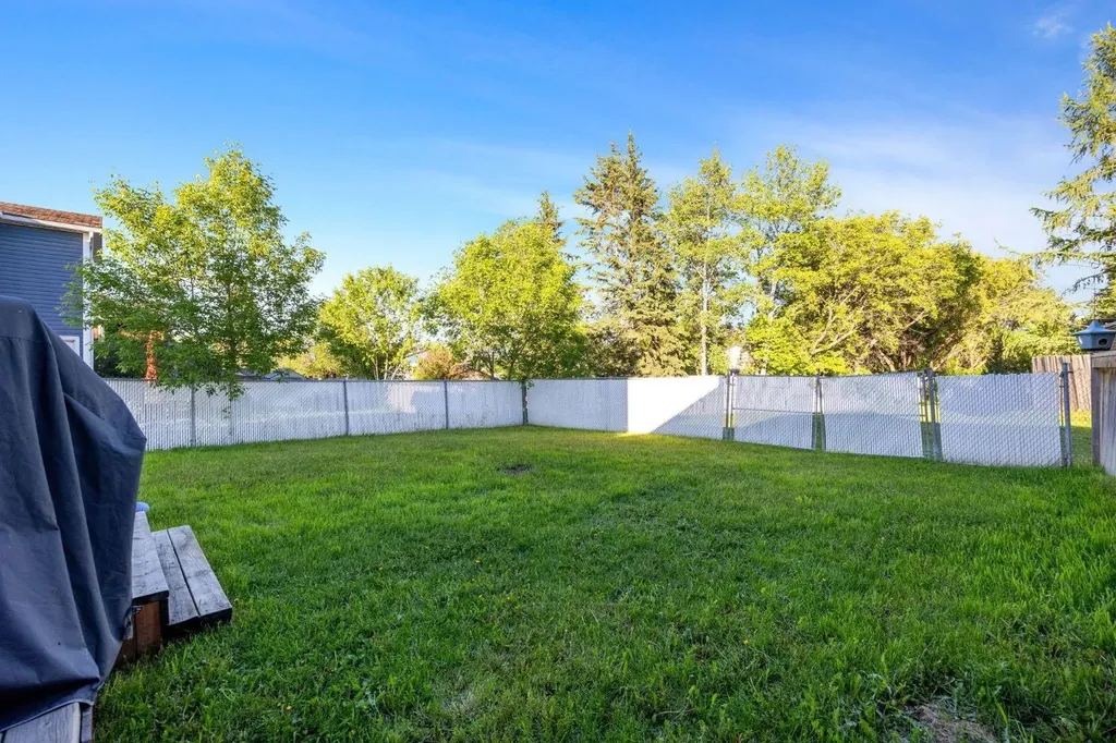 1041 Timberline Drive Fort Mcmurray AB T9K 1A8