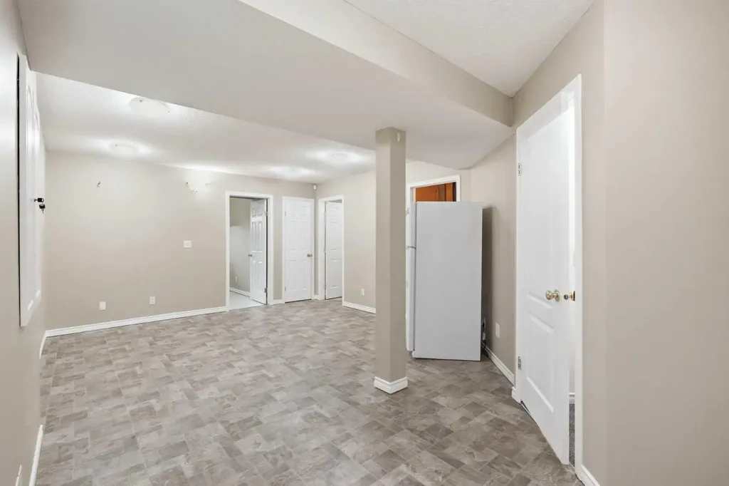 324 Mt Aberdeen Close SE Calgary AB T2Z 3N4