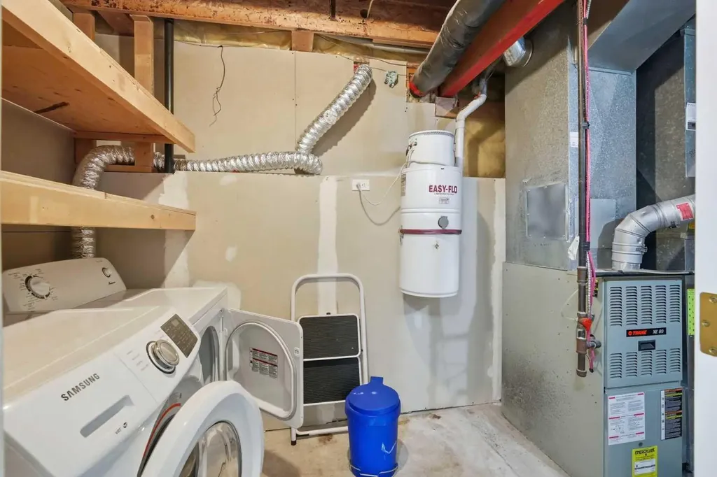 324 Mt Aberdeen Close SE Calgary AB T2Z 3N4