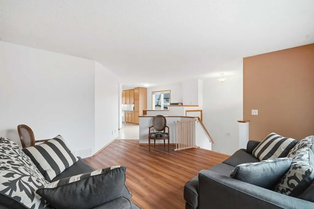 324 Mt Aberdeen Close SE Calgary AB T2Z 3N4
