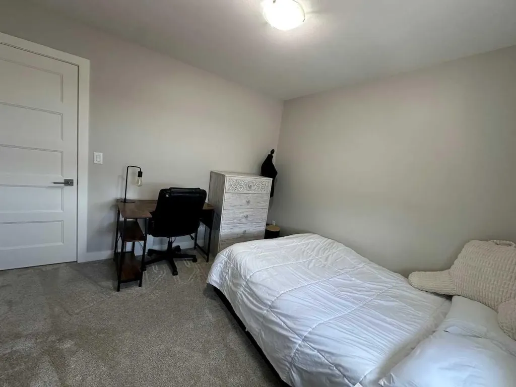 111 Golden Crescent Red Deer AB T4P 2S7