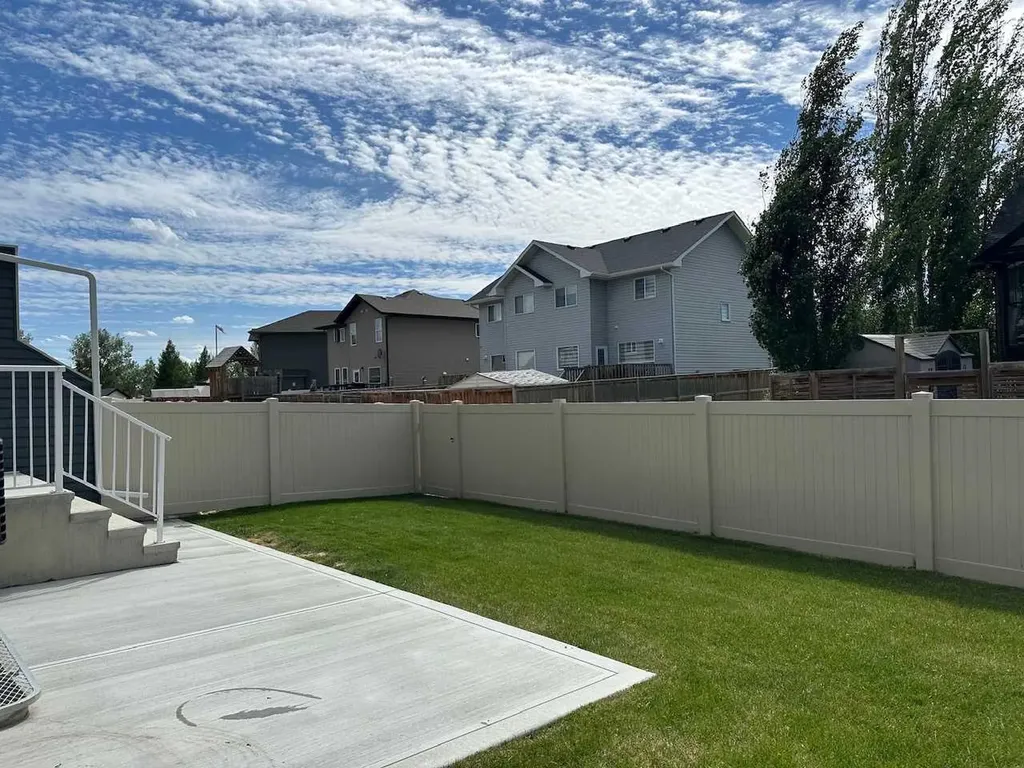 111 Golden Crescent Red Deer AB T4P 2S7
