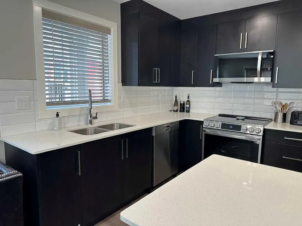 111 Golden Crescent Red Deer AB T4P 2S7