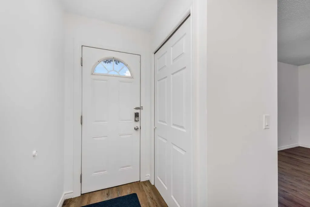 120 Whitefield Drive NE Calgary AB T1Y5X2
