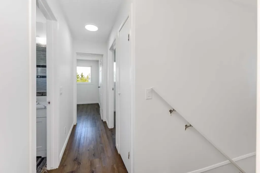 120 Whitefield Drive NE Calgary AB T1Y5X2