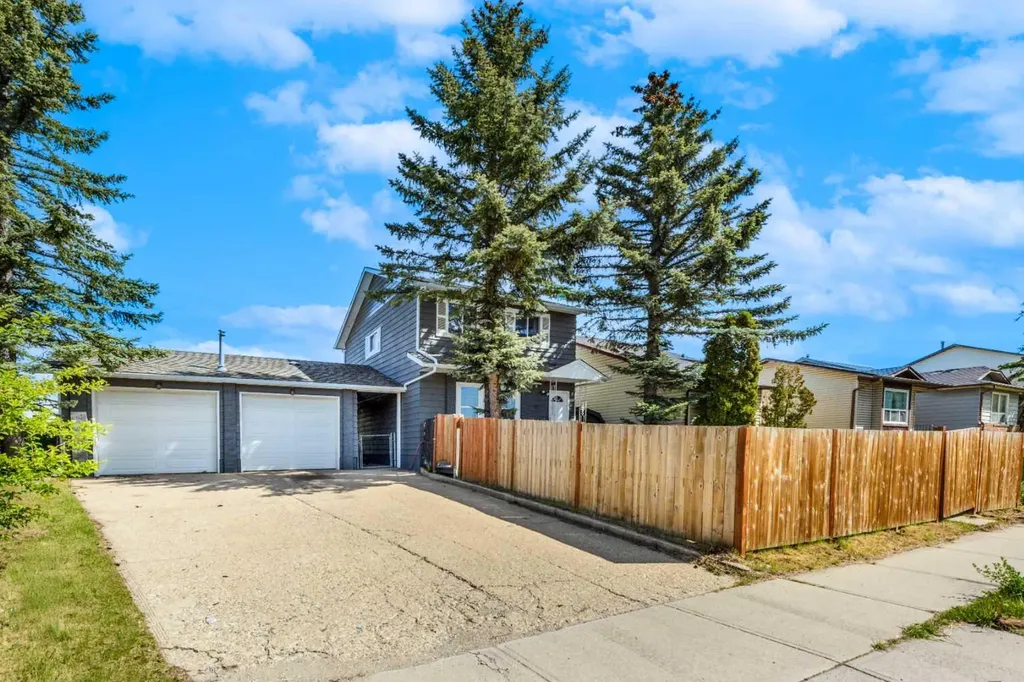 120 Whitefield Drive NE Calgary AB T1Y5X2