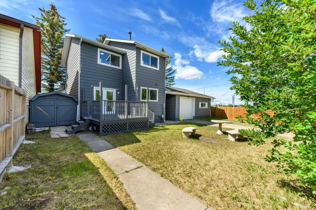 120 Whitefield Drive NE Calgary AB T1Y5X2