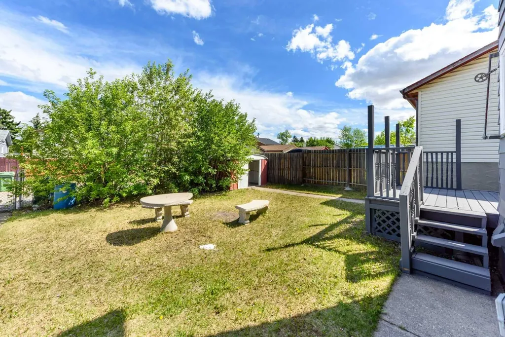 120 Whitefield Drive NE Calgary AB T1Y5X2