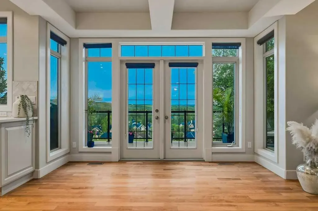 74 Discovery Ridge Heights SW Calgary AB T3H 5S9
