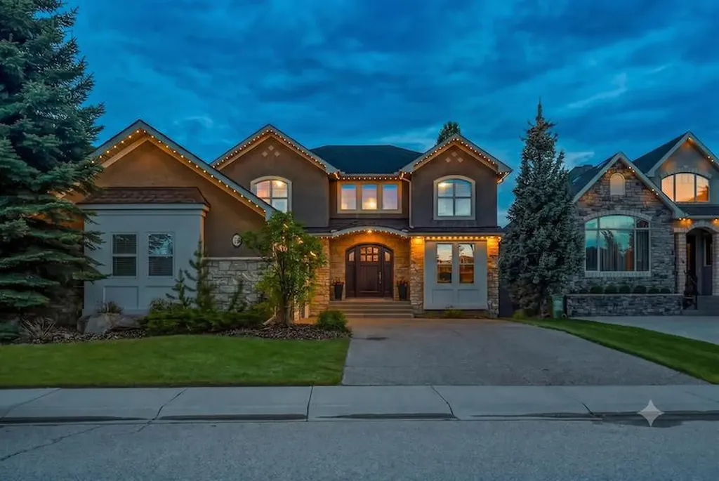 74 Discovery Ridge Heights SW Calgary AB T3H 5S9