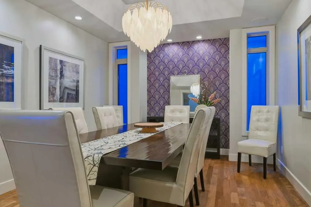 74 Discovery Ridge Heights SW Calgary AB T3H 5S9