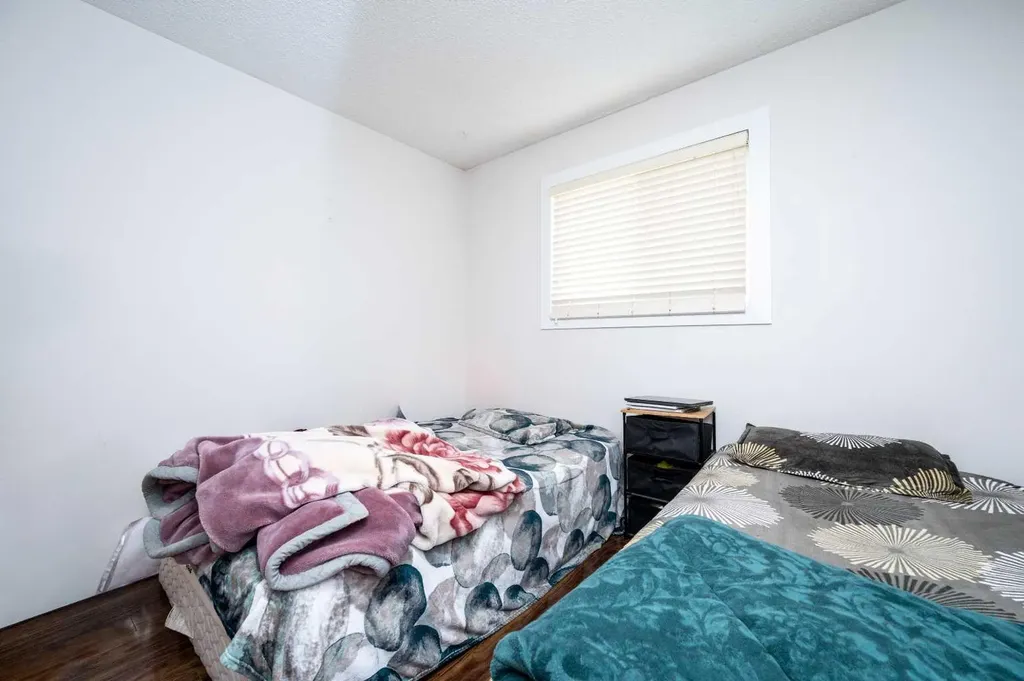 72 Faldale Close NE Calgary AB T3J1V9