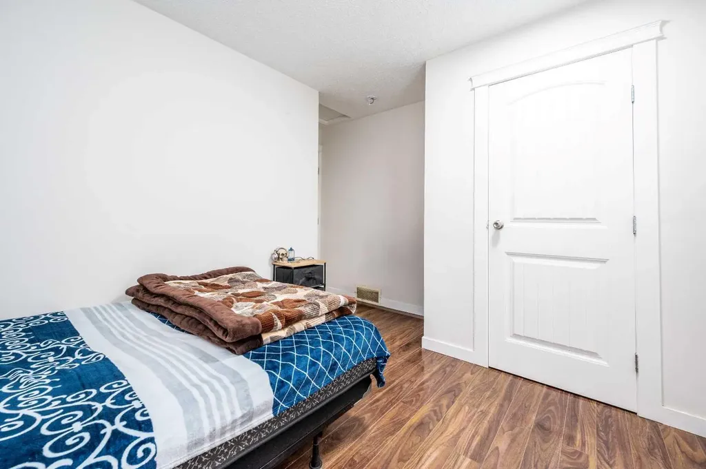 72 Faldale Close NE Calgary AB T3J1V9