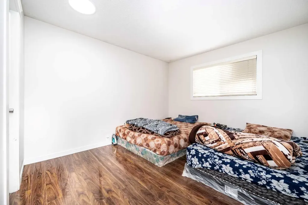 72 Faldale Close NE Calgary AB T3J1V9