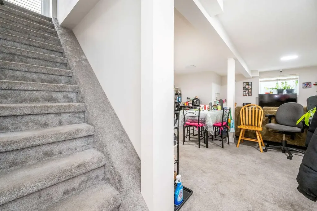 72 Faldale Close NE Calgary AB T3J1V9