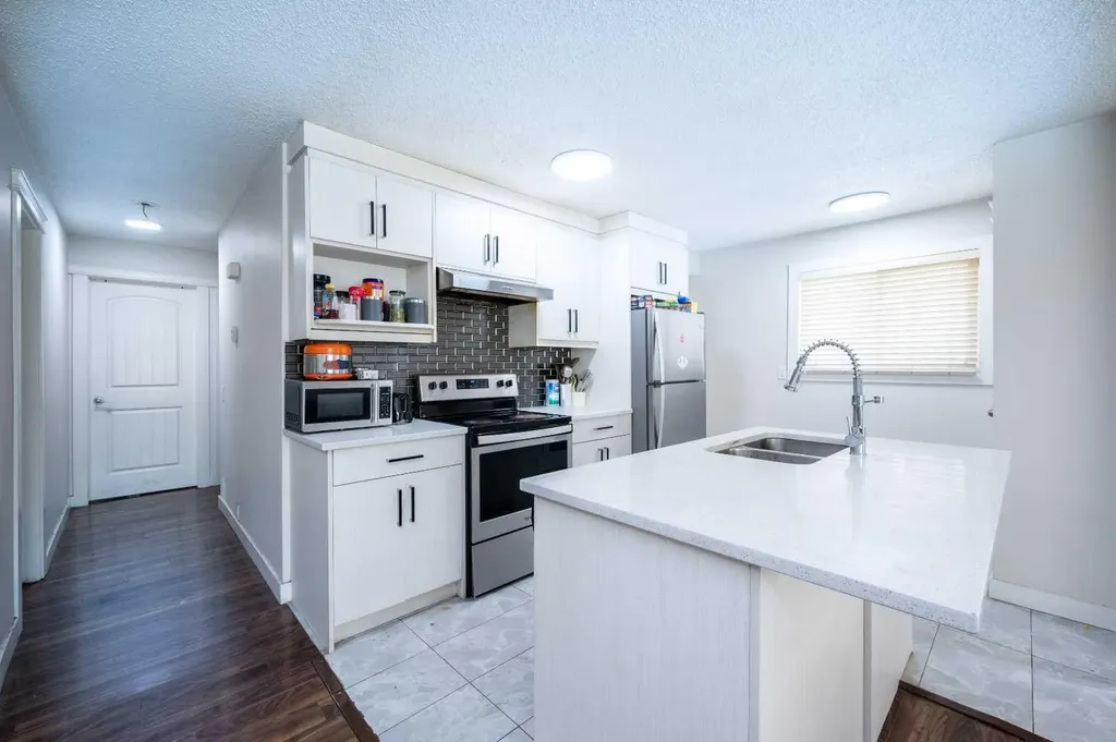 72 Faldale Close NE Calgary AB T3J1V9