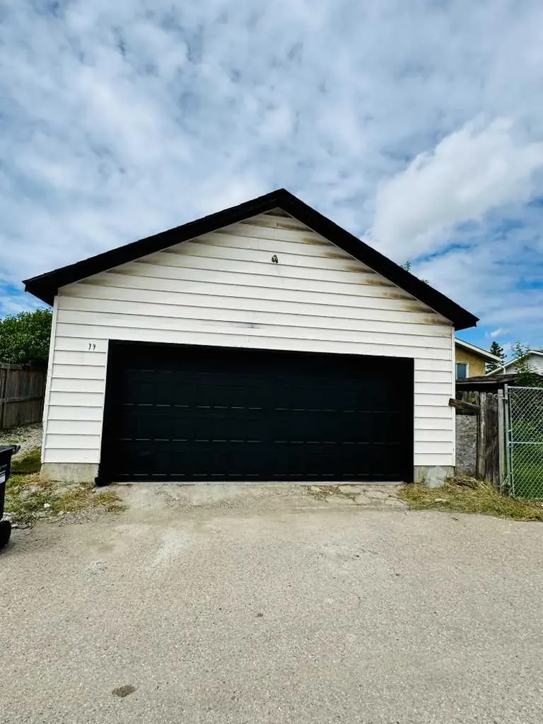 72 Faldale Close NE Calgary AB T3J1V9