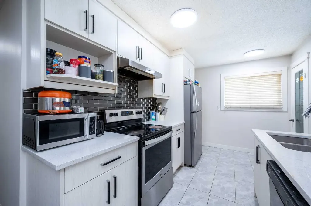 72 Faldale Close NE Calgary AB T3J1V9