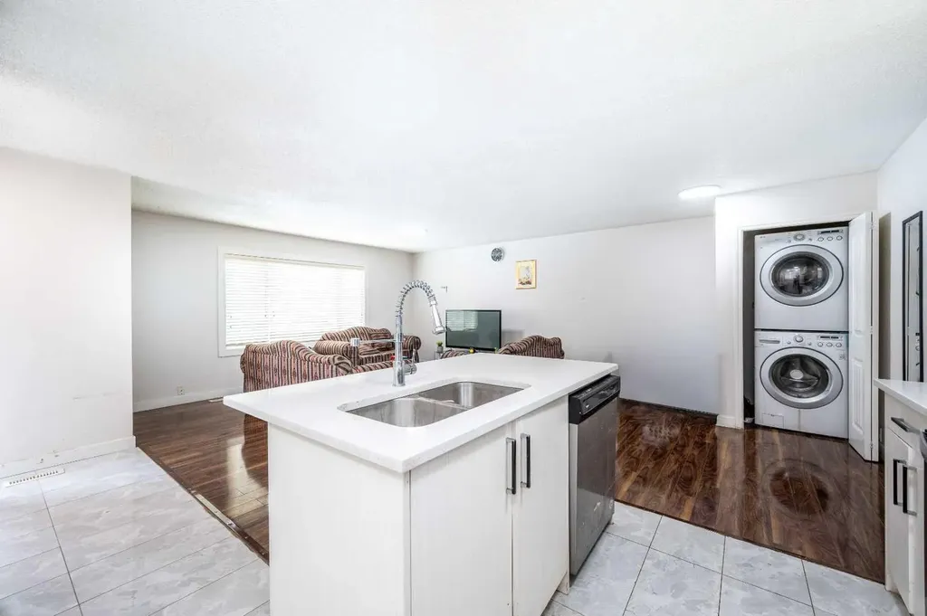 72 Faldale Close NE Calgary AB T3J1V9