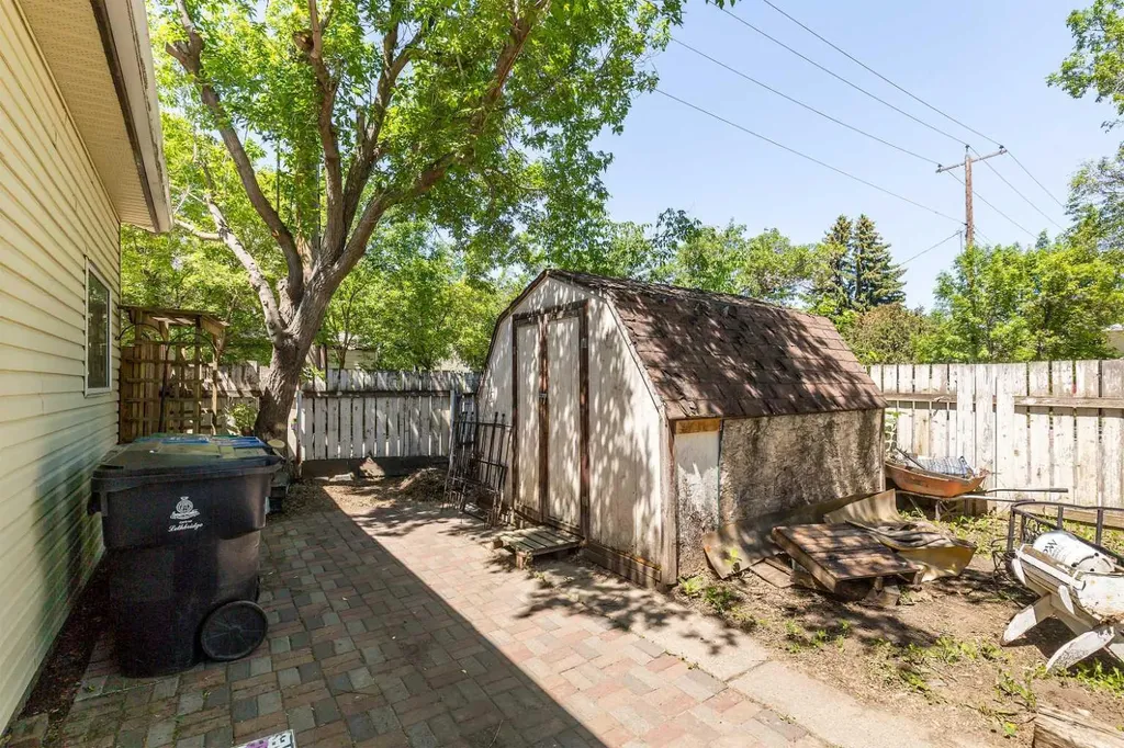 432 12a Street N Lethbridge AB T1H 2J6