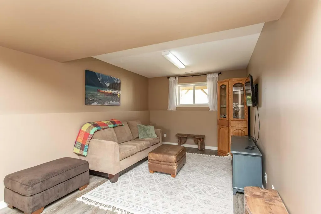 74 Pine Crescent Blackfalds AB T4M 0E2
