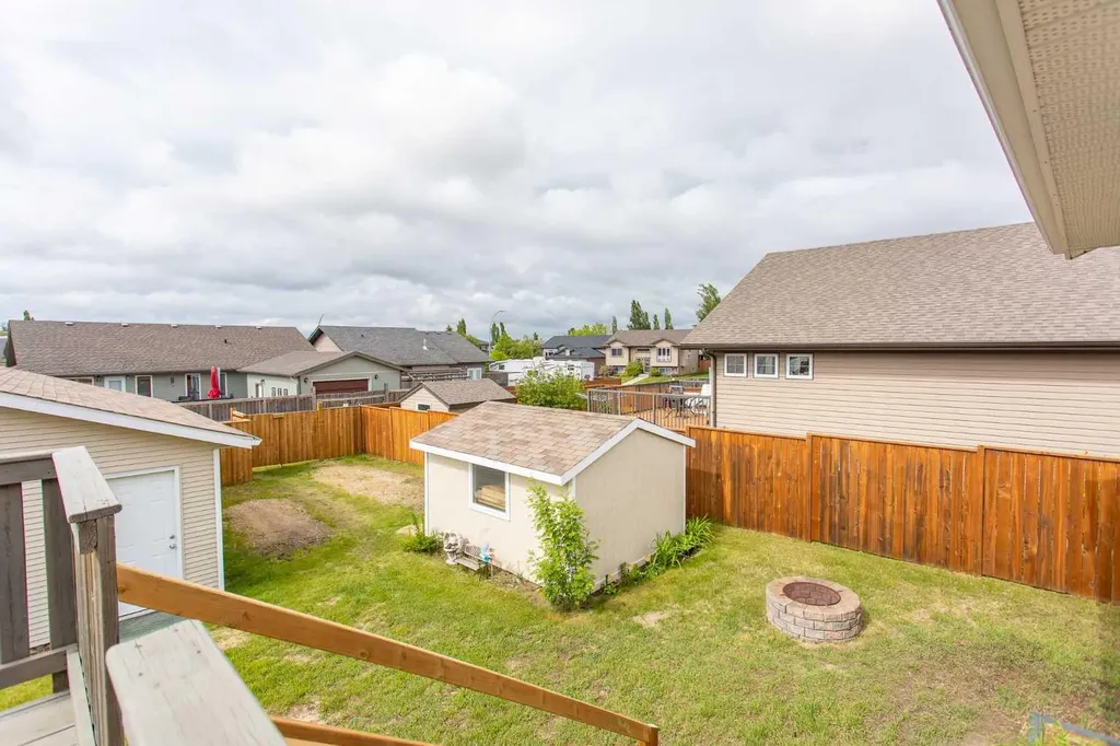 74 Pine Crescent Blackfalds AB T4M 0E2